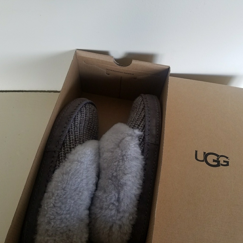 UGG Slippers size 7
